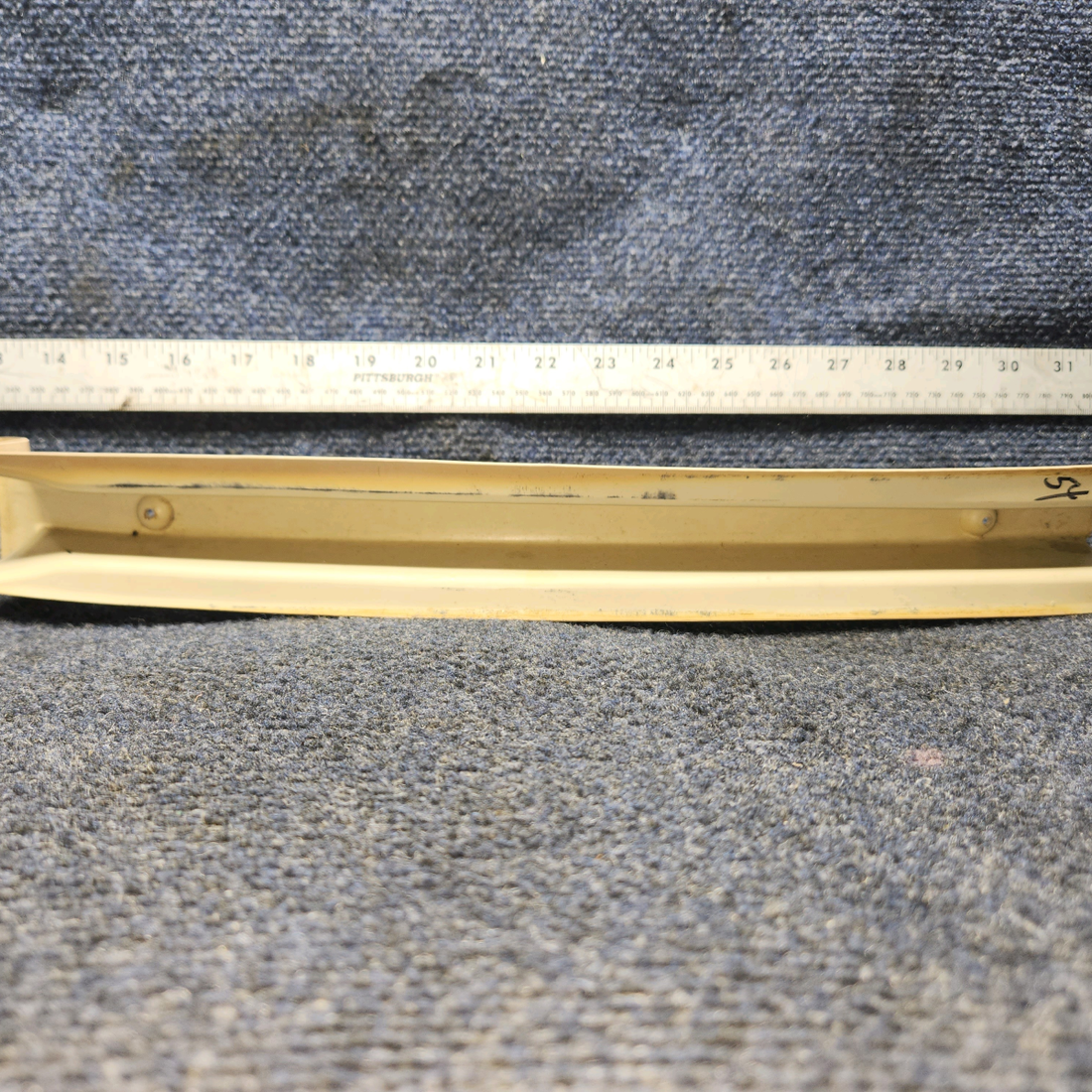 Used aircraft parts for sale, 63156-003 Piper PA28-140 WINDOW TRIM STRIP