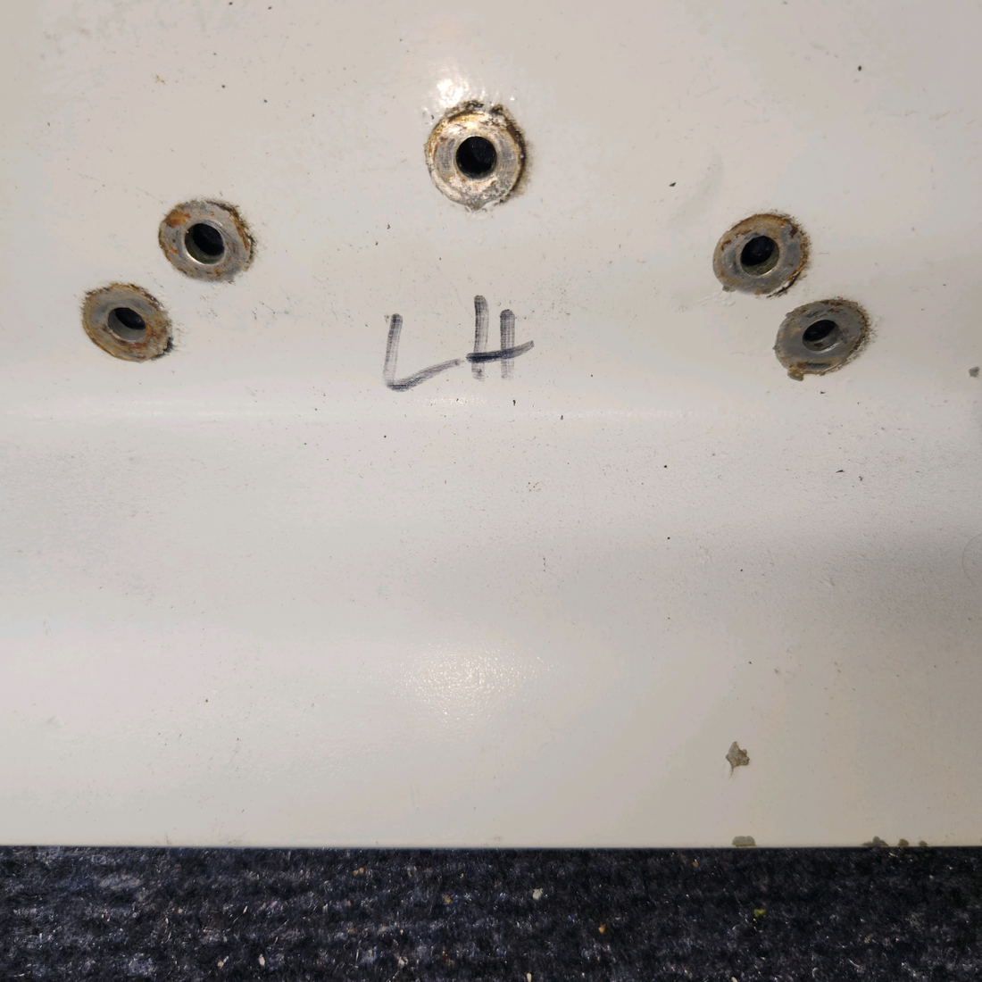 Used aircraft parts for sale, 0413399-1 Cessna C-150J Fuselage Step Mount – L.H