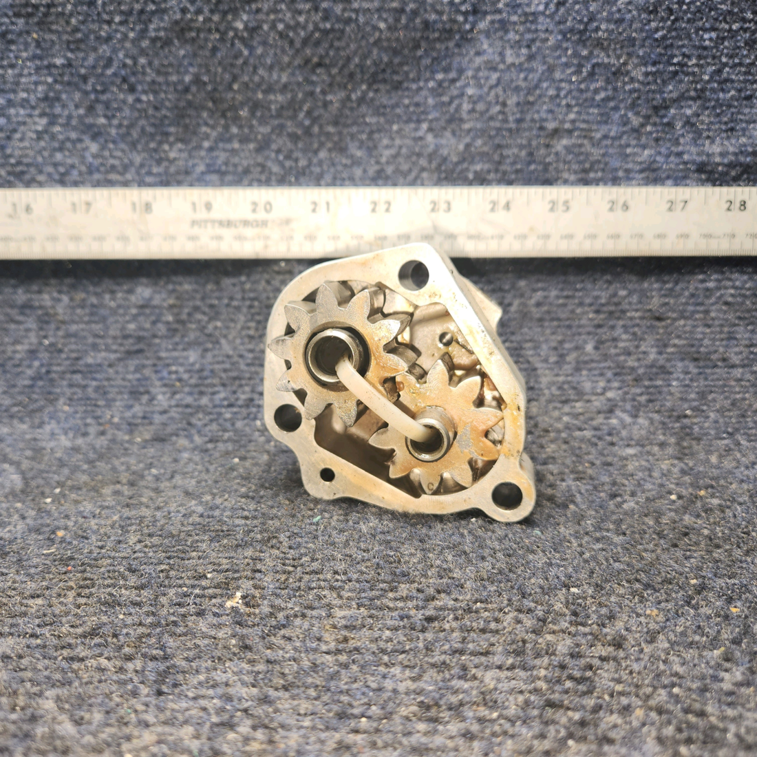 Used aircraft parts for sale, LW18110, LW18109 Lycoming 0-320-E2A American Gruman A1A OIL PUMP ASSY (BODY-GEARS-SHAFT)