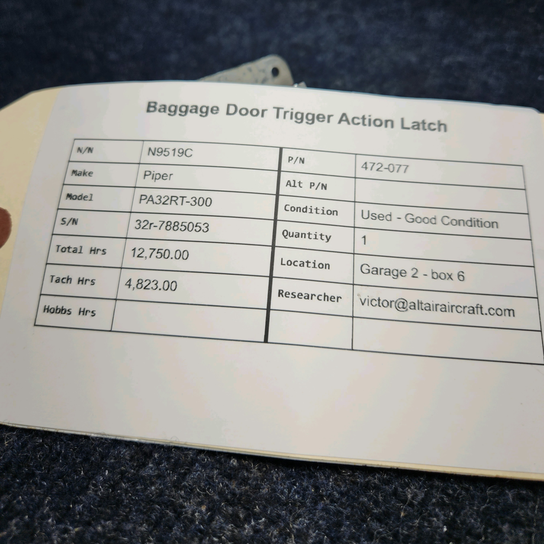 Used aircraft parts for sale, 472-077 Piper PA32RT-300 BAGGAGE DOOR TRIGGER ACTION LATCH