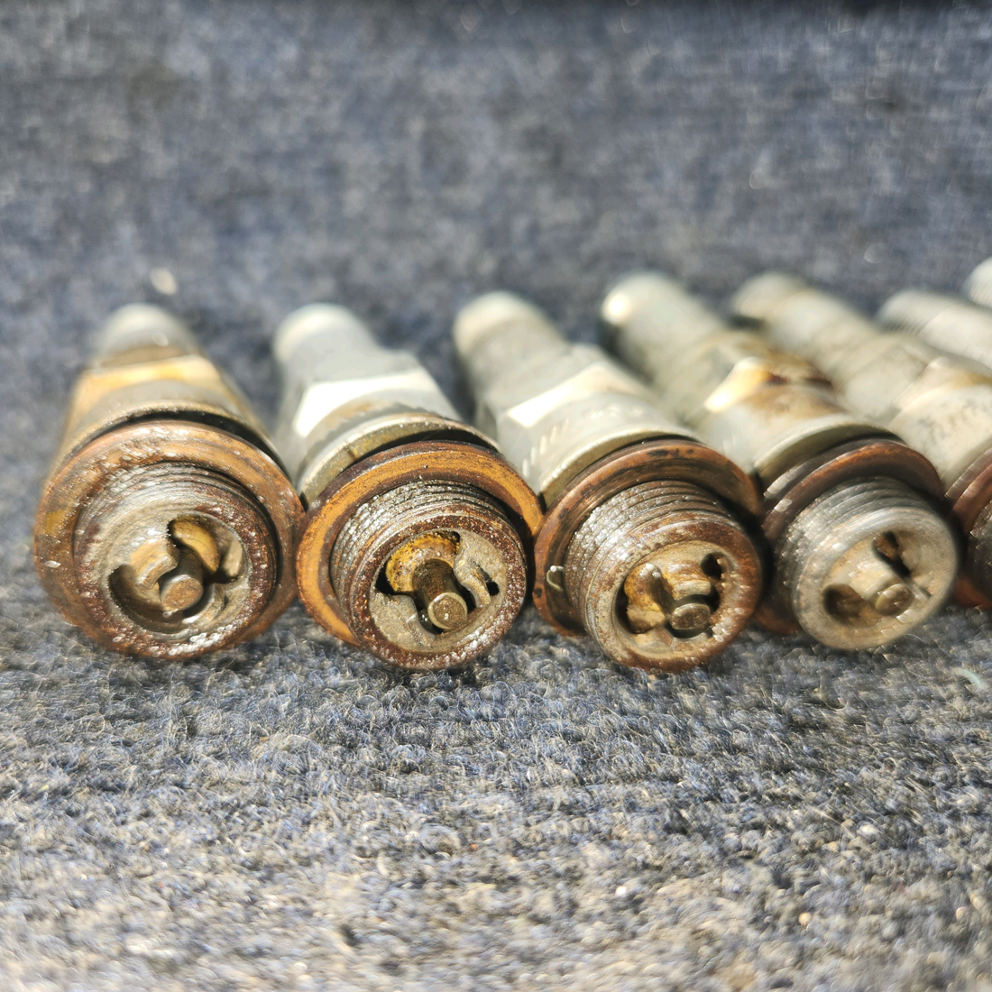 Used aircraft parts for sale, REM40E American Champion Piper PA28-140 Spark Plugs - Set of 8
