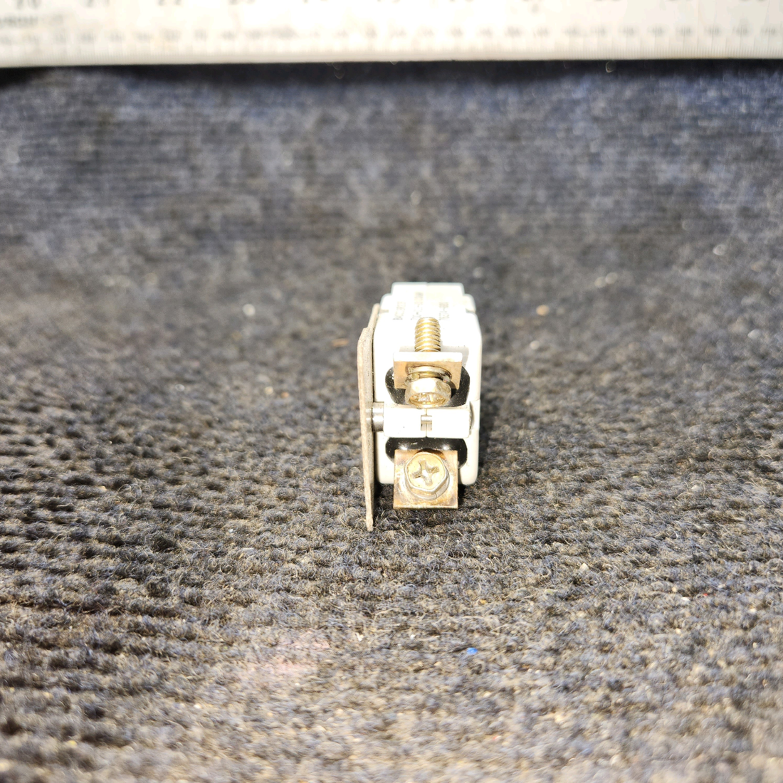 Used aircraft parts for sale, 700-013-20 Cessna 172E Single Phase Circuit Breaker - 20 amps