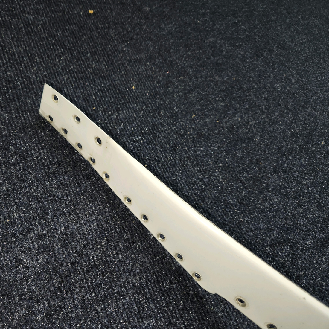 Used aircraft parts for sale, 0713660-1 Cessna 182G Retainer Windshield Outer