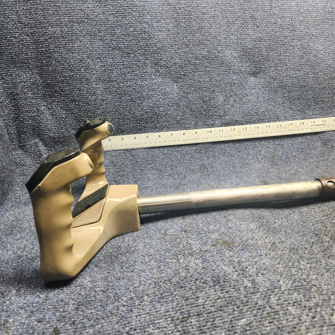Used aircraft parts for sale, 100572-002 PIPER PA28-161 Warrior III CONTROL WHEEL ASSEMBLY PILOT  & MIC SWITCHES NO TRIM SWITCH