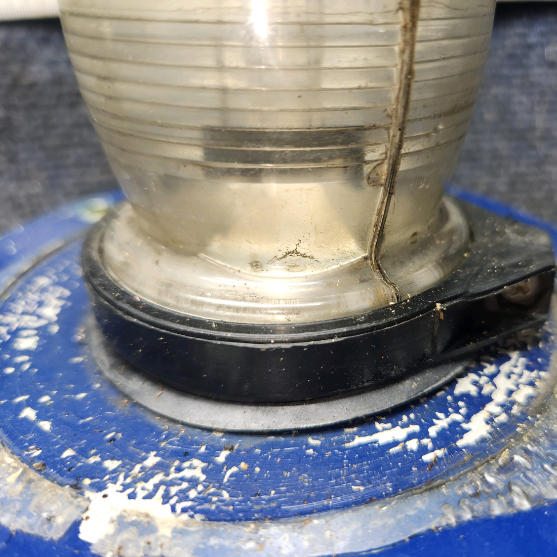 Used aircraft parts for sale, 757-762 Whelen PIPER PA28-140 Fin Strobe Light Assembly – Clear Lens