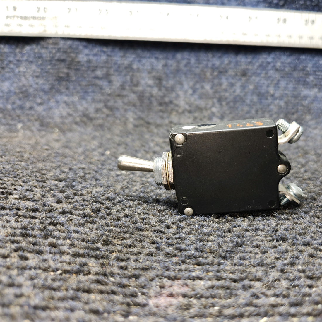 Used aircraft parts for sale, W31X2M1G2 Tyco Electronics W31 Series PIPER PA-24-250 Circuit  Breaker 2 AMPS