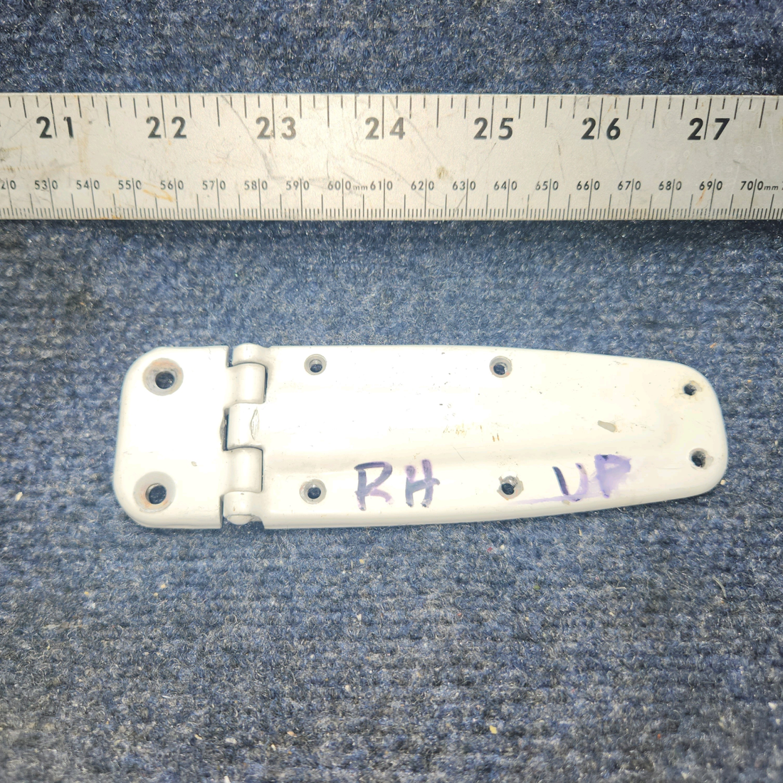 Used aircraft parts for sale, 0413426-4 Cessna C-150J Hinge Assy L.H Lower or R.H Upper