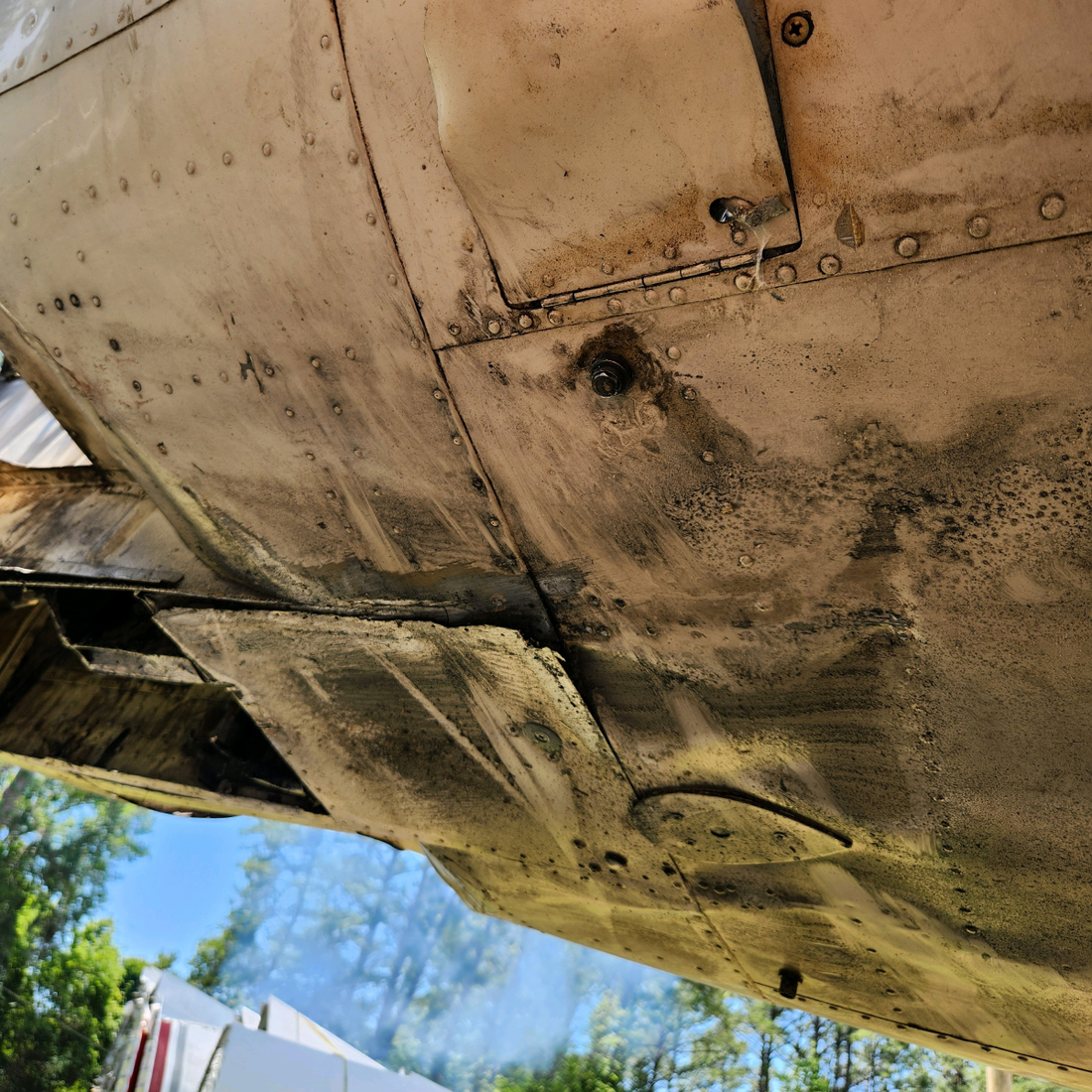 Used aircraft parts for sale, BONANZA F35 S/N D4260 BEECHCRAFT F35 FUSELAGE BELY LANDING- -OR IS SOLD IN PARTS.