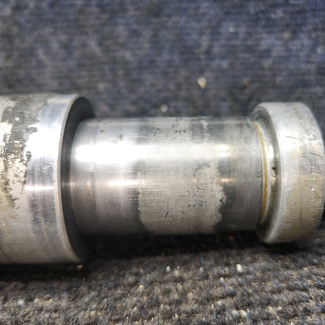 Used aircraft parts for sale, 1442001-1, 1442002-1 Cessna 172F Nose Gear Wheel Axle Assy