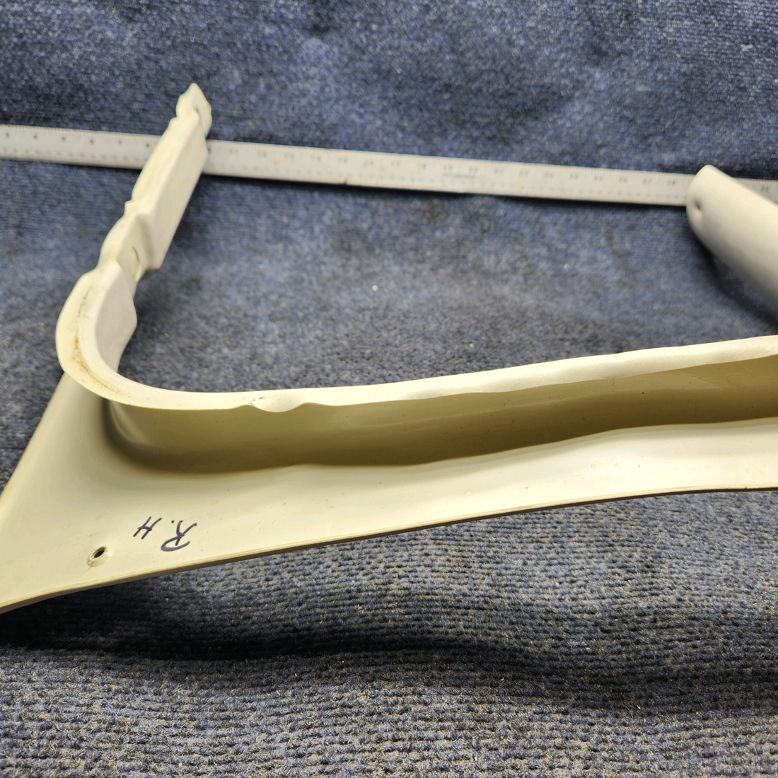 Used aircraft parts for sale, 58-530169-25 Beechcraft F33A MOULDING ASSEMBLY