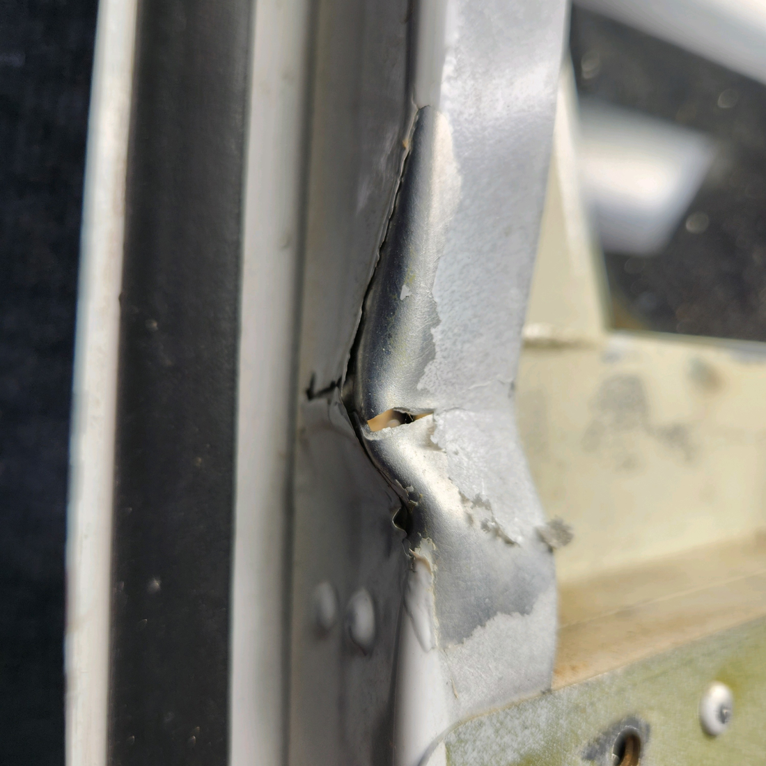 Used aircraft parts for sale, 69853-006 & 69853-806 Piper PA32RT-300 FORWARD BAGGAGE DOOR STRUCTURE ASSY PLEASE SEE PICS.