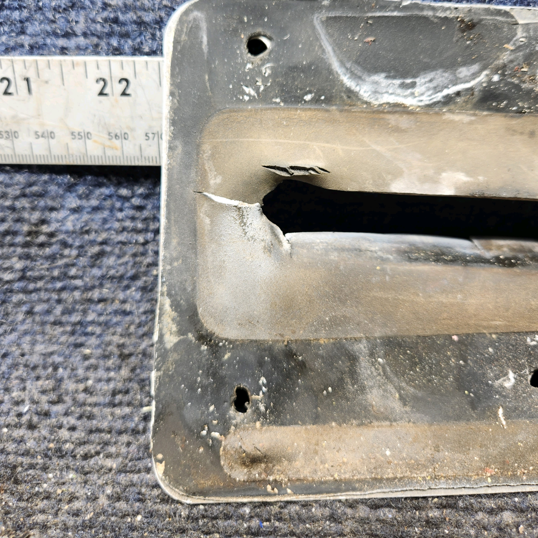 Used aircraft parts for sale, 0511071-4, 0511072-1 Cessna 172E Plate Landing Gear Fillet RH with Seal