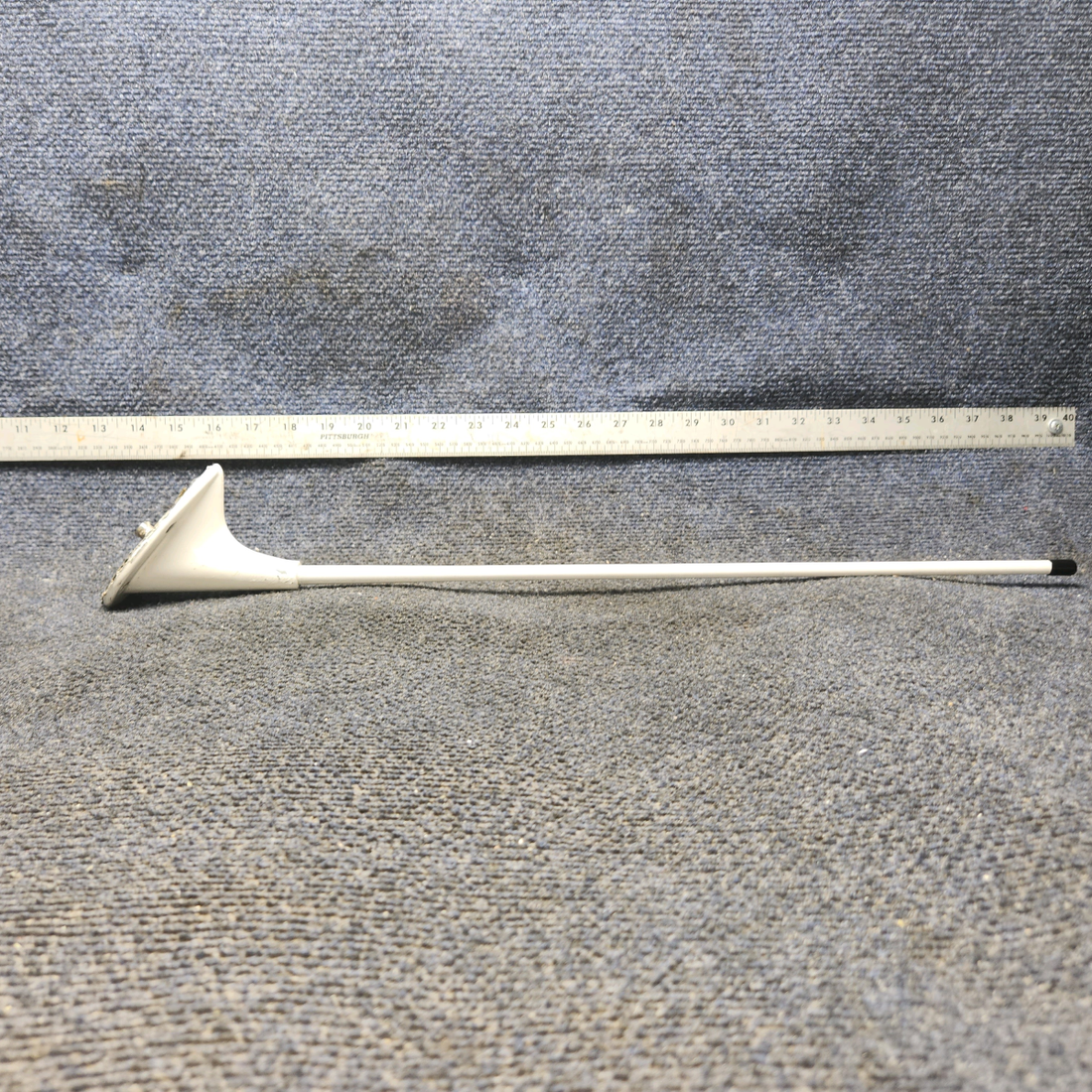 Used aircraft parts for sale, CI-121 Comant Industries Inc Cessna 172 VHF Communication Antenna