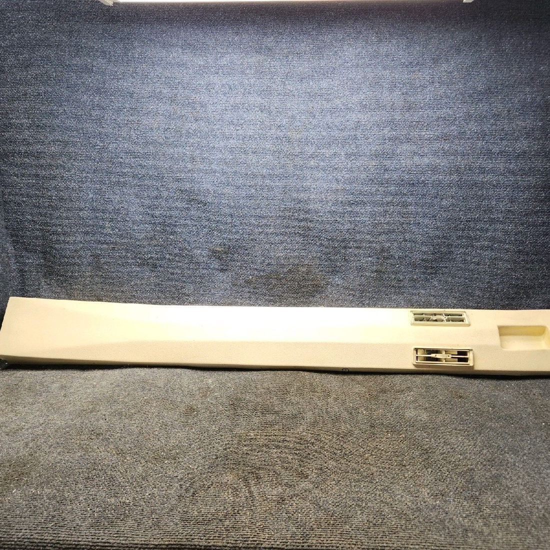 Used aircraft parts for sale, 76307-007 piper PA-28-181 Center Fresh Air Vent Duct