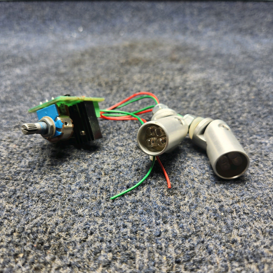 Used aircraft parts for sale, Led Dome Light PIPER PA28-140 LED DOME LIGHT ASSY WITH DIMER (VOLTS: 14)