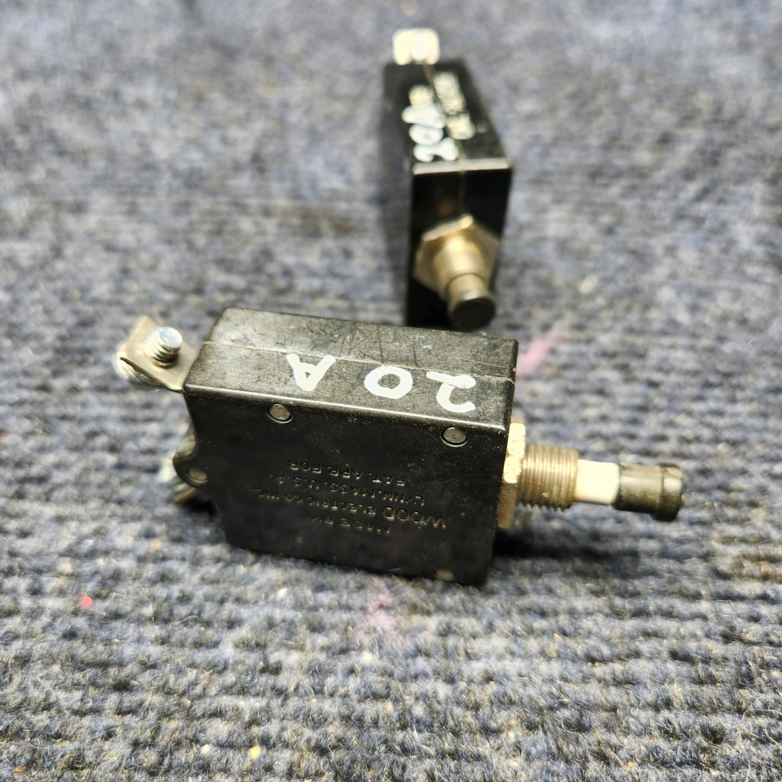 Used aircraft parts for sale, CB-2320A Wood Electric CIRCUIT BREAKER 20 AMP "PRICE PER EACH"