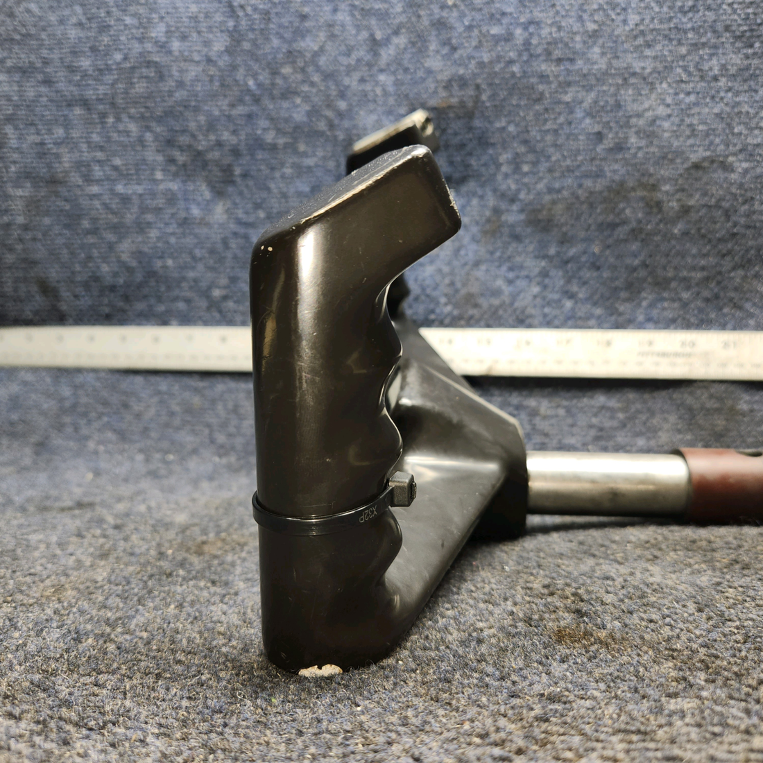 Used aircraft parts for sale, 85292-007 Piper PA28-161 Control Wheel Assy w Mic Switch (L: 14”, Dia: 1.125”)