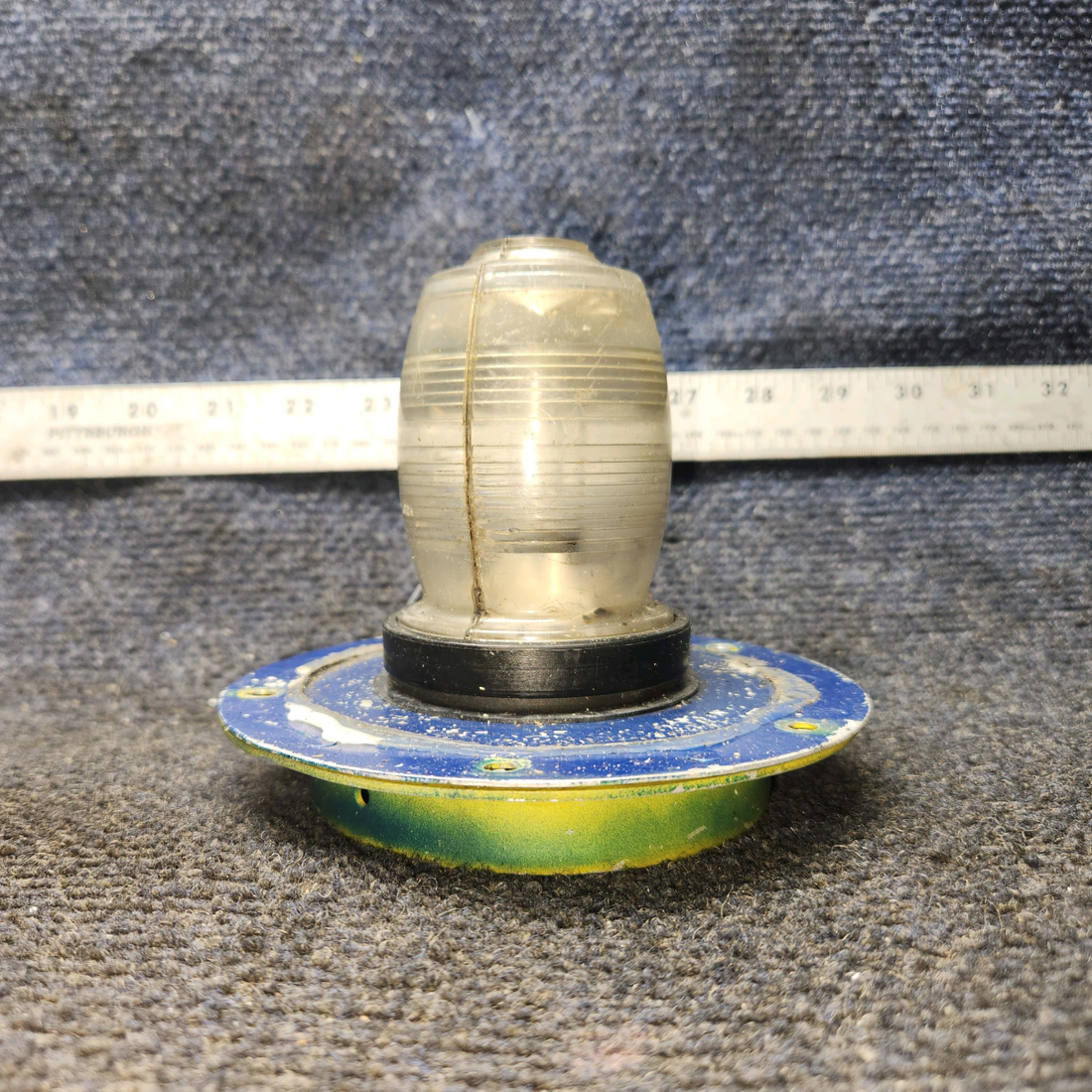 Used aircraft parts for sale, 757-762 Whelen PIPER PA28-140 Fin Strobe Light Assembly – Clear Lens