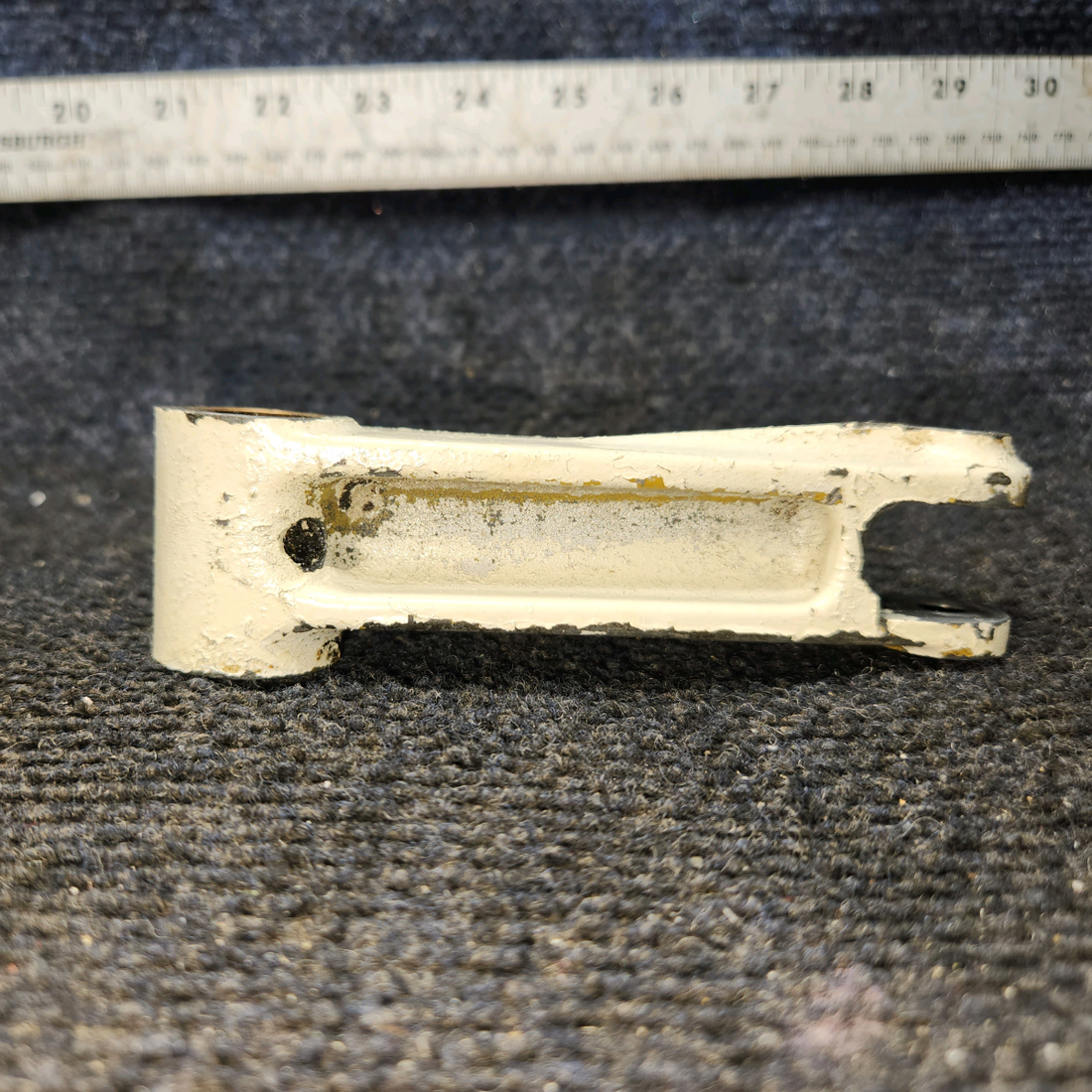 Used aircraft parts for sale, 35-825052 BEECHCRAFT F35 Steering Rod Idler Arm Assembly