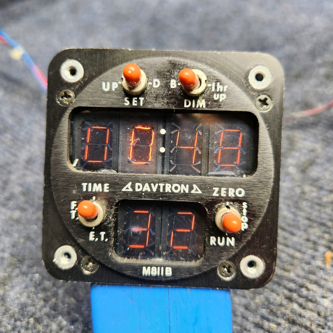 Used aircraft parts for sale, 811B Davtron MOONEY M20J - Year 1978 DIGITAL CLOCK INDICATOR