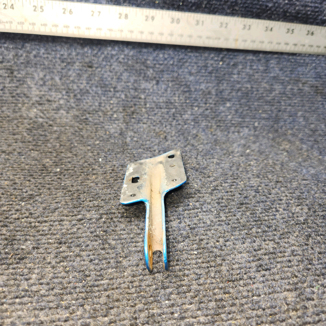 Used aircraft parts for sale, 79475-008 Piper PA28-161 Lower Cabin Door Hinge Assy