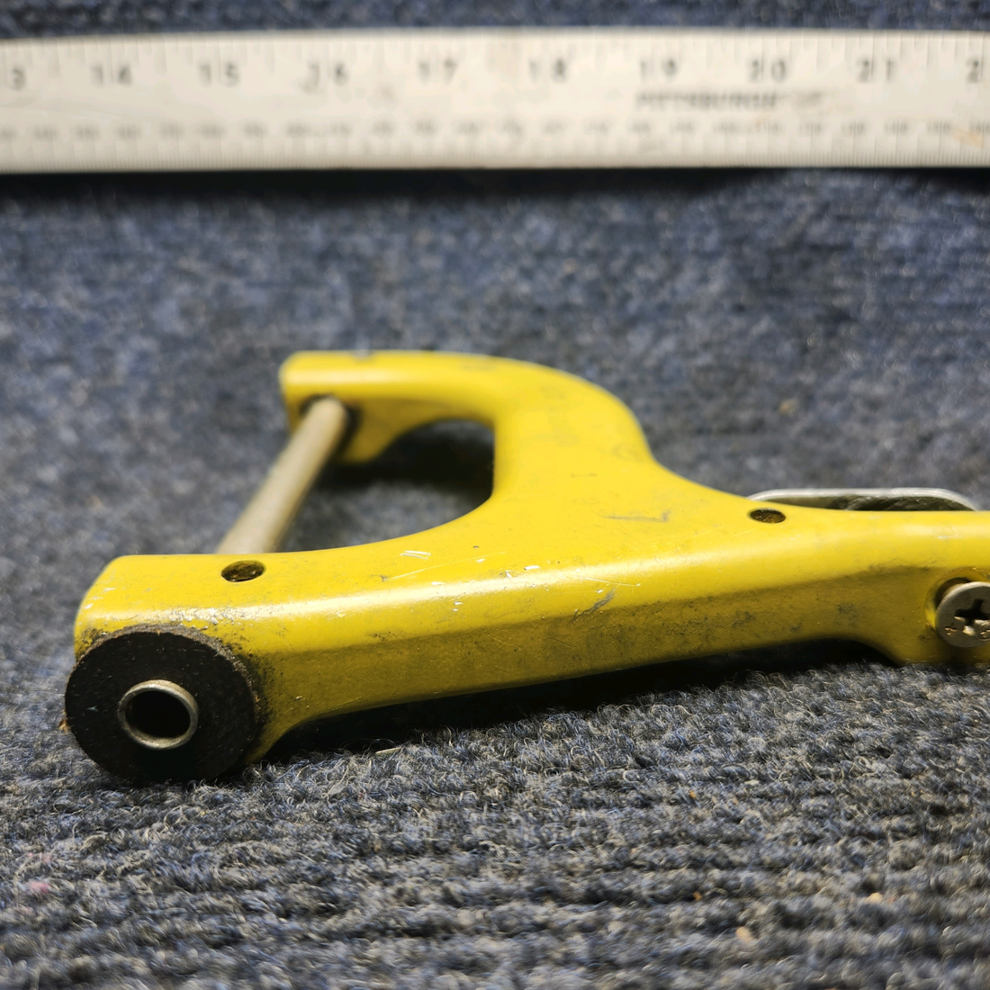 Used aircraft parts for sale, 002-430024-1 Beechcraft F33A LANDING GEAR RETRACT ACTUATOR IDLER ARM ASSEMBLY