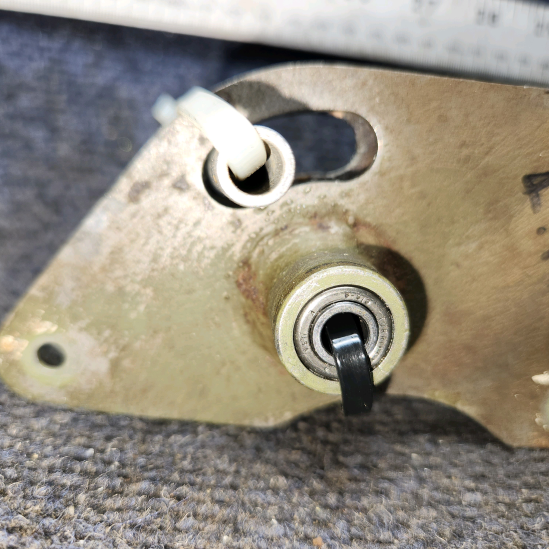 Used aircraft parts for sale, 0523223 Cessna 172 Aileron Bellcrank - LH