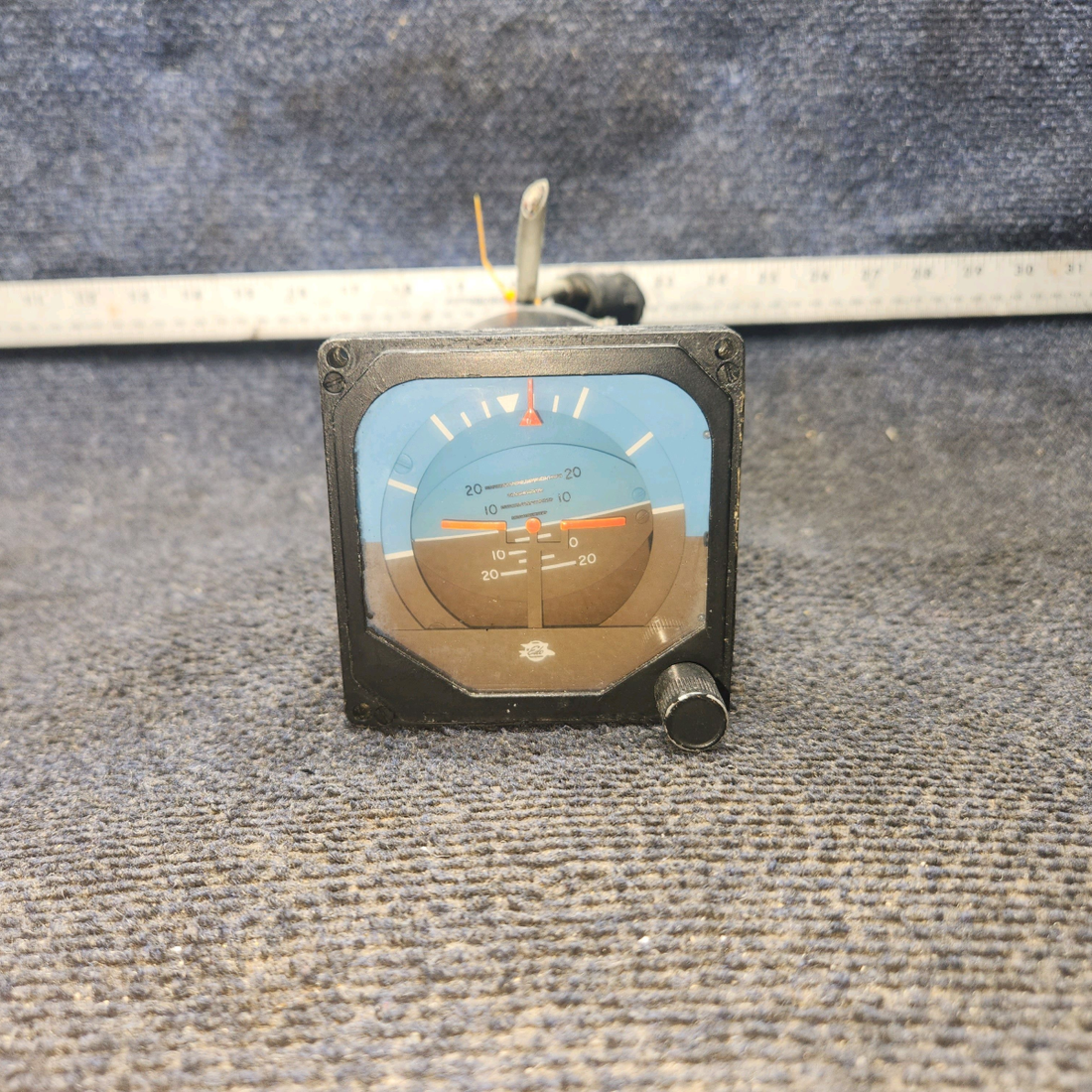 Used aircraft parts for sale, 52D267 Century Flight Systems 1U367 Piper PA28RT-201 Attitude Gyro - Cable cut