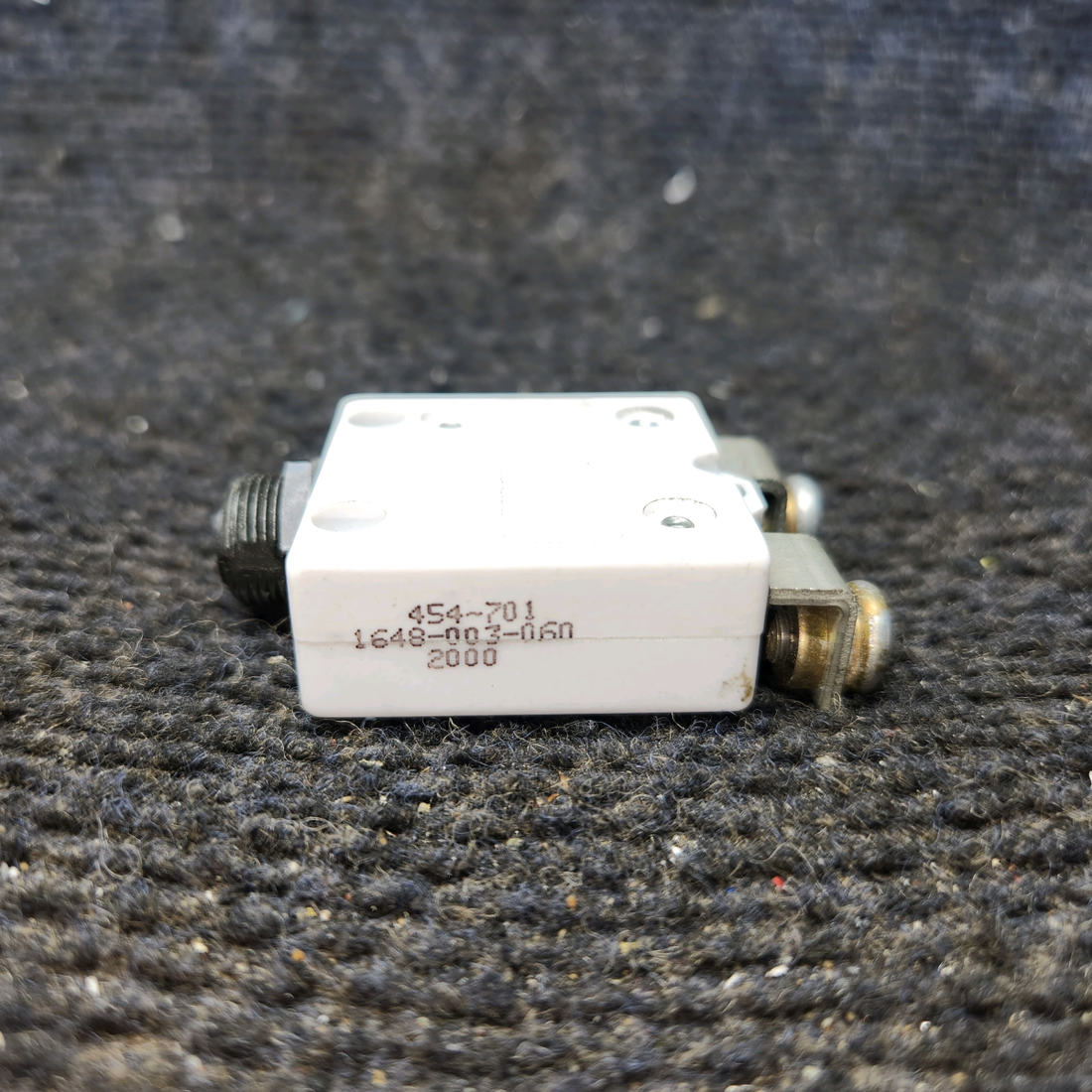 Used aircraft parts for sale, 1648-003-060 Mechanical Products Cessna 182G Push Breaker (Amps: 60)