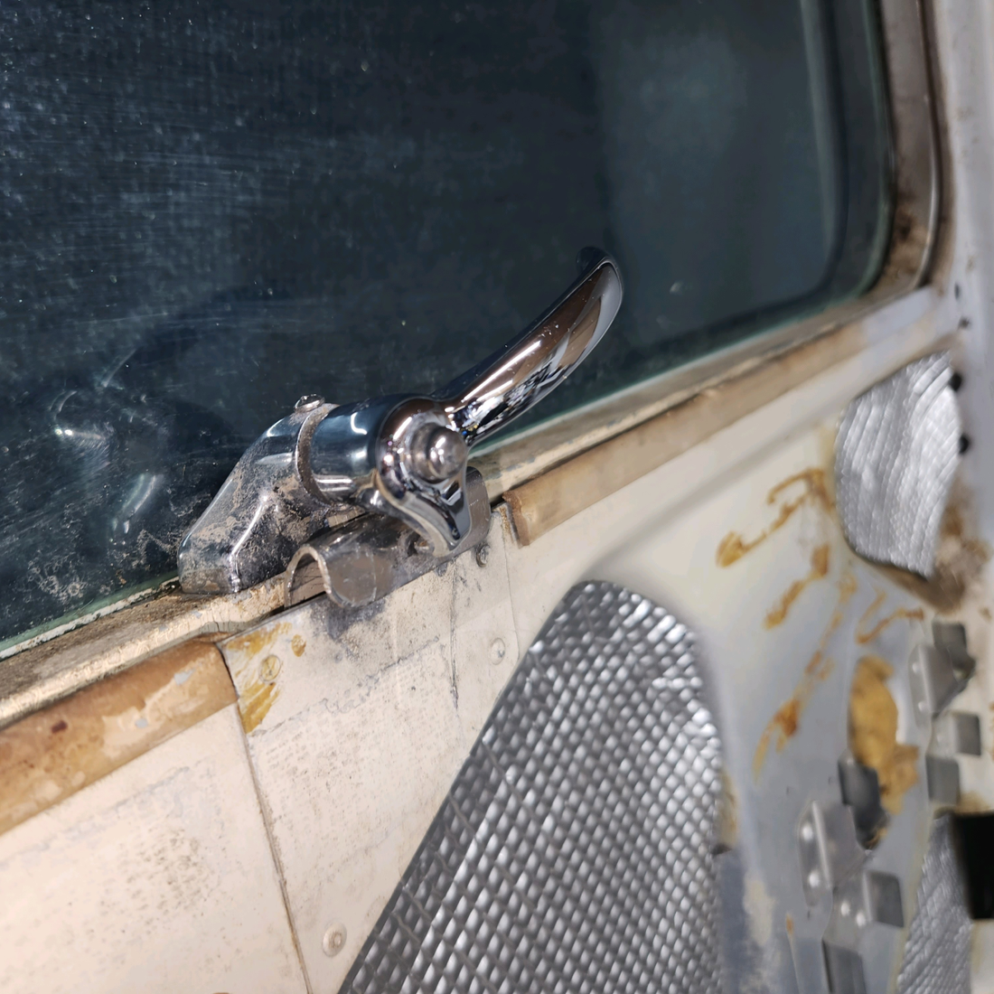 Used aircraft parts for sale, 0710620-207, C711051-7, S1483-2 Cessna 182G Cabin Door Structure with Window LH