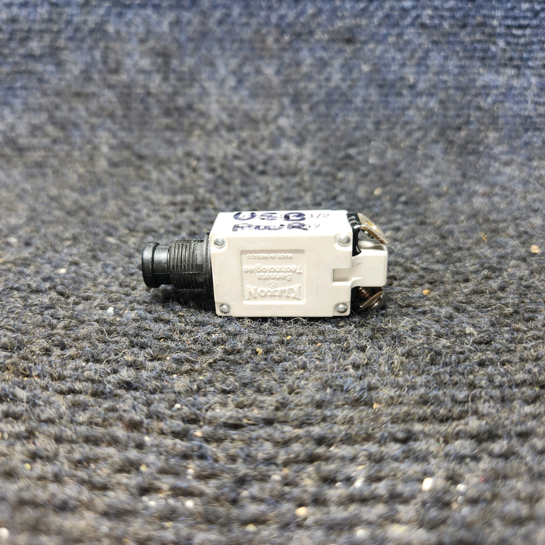 Used aircraft parts for sale, 7277-2-7.5 klixon 7274-2 PIPER PA-24-250 Circuit Breaker 7.5 AMP - Price for Each