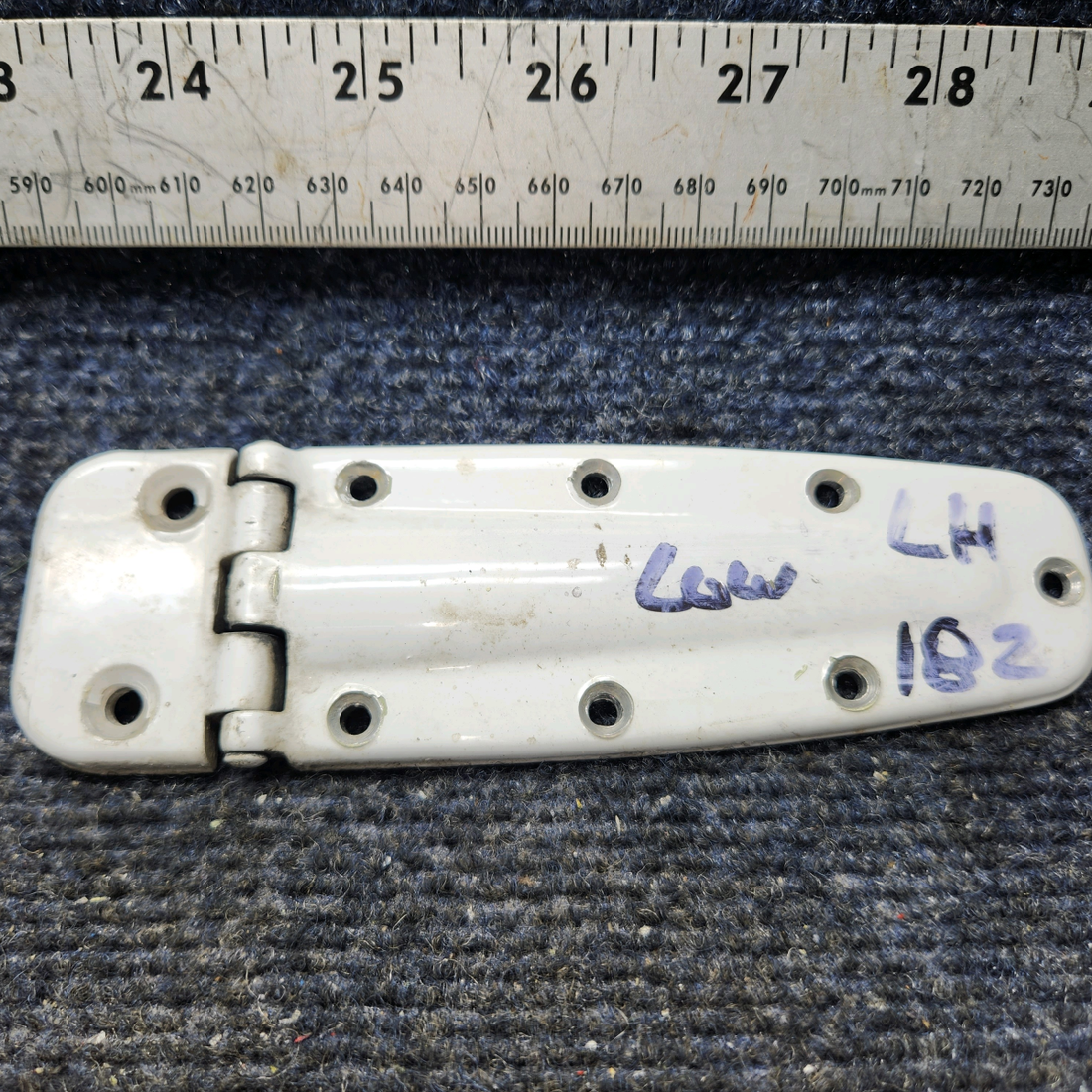 Used aircraft parts for sale, 0711037-19 Cessna Cabin Door  Hinge Assembly Lower - LH