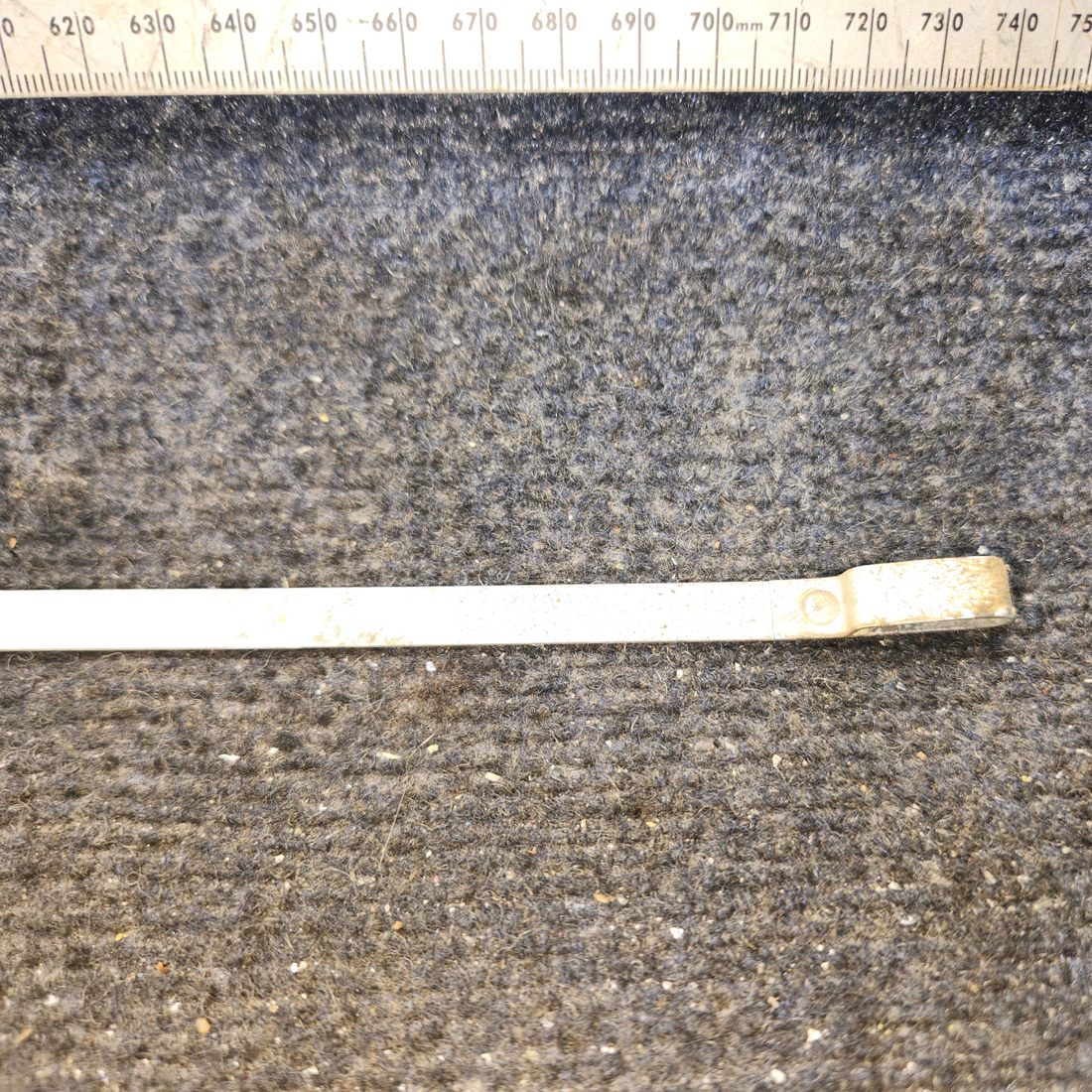 Used aircraft parts for sale, 0413406-8 cessna 150G Cabin Door Latch Drawbar