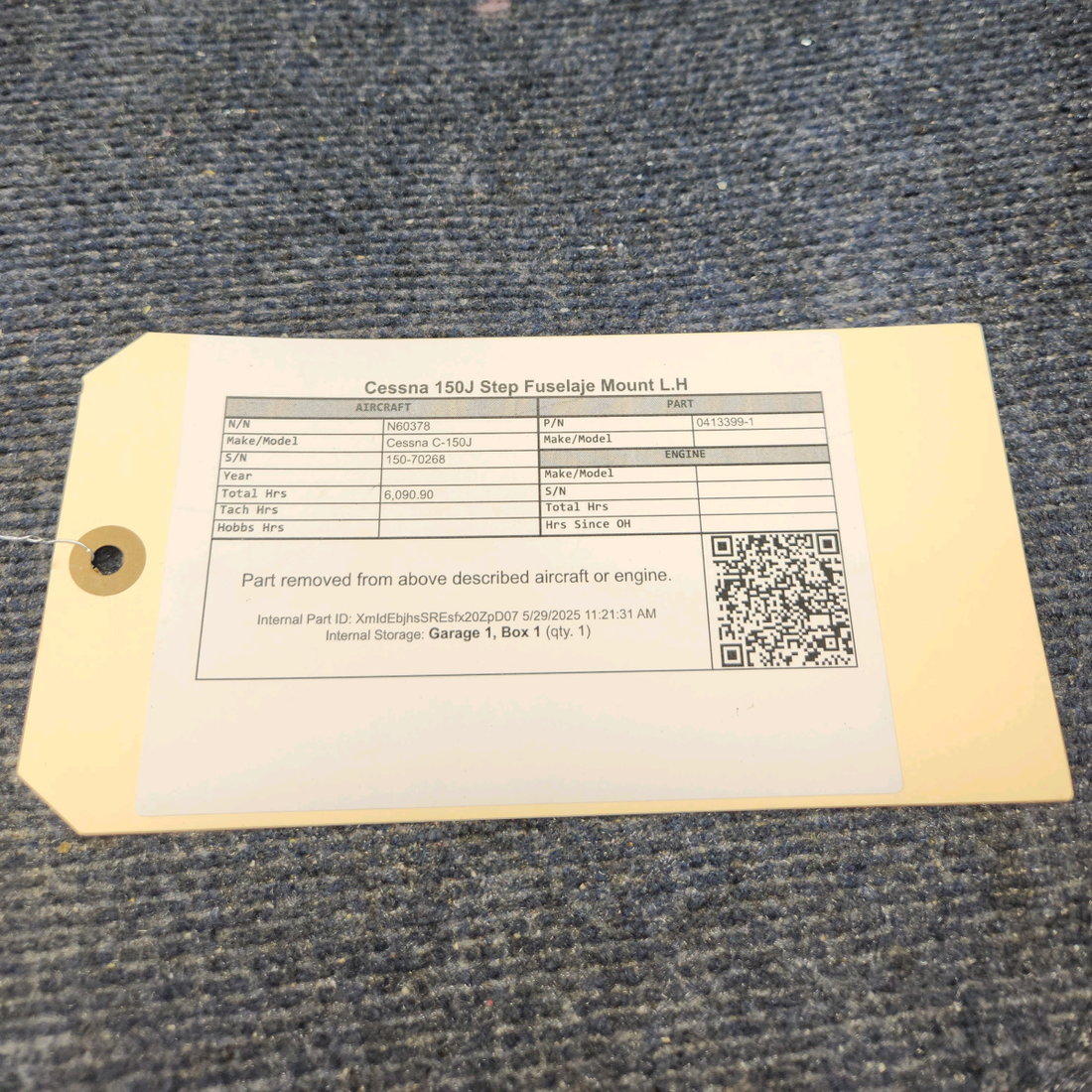 Used aircraft parts for sale, 0413399-1 Cessna C-150J Fuselage Step Mount – L.H