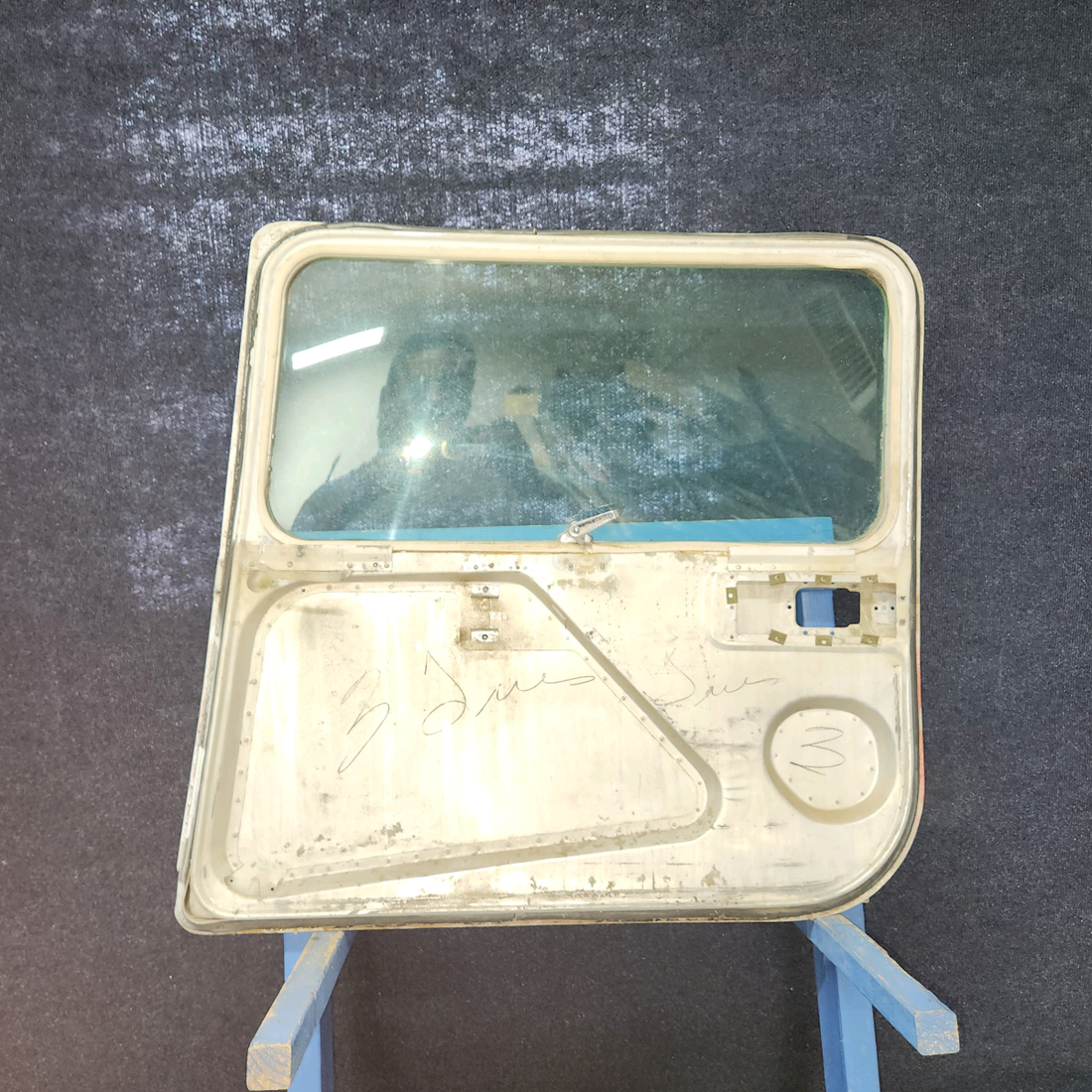 Used aircraft parts for sale, 0413033-2 cessna 150G Cabin Door – RH