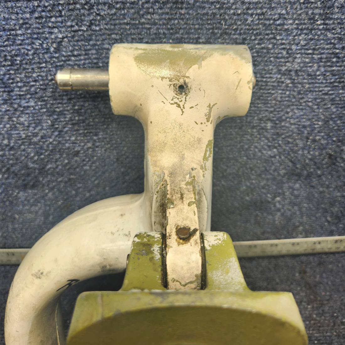 Used aircraft parts for sale, 169-810000-608 Beechcraft A23A Musketeer Custom III MAIN GEAR FORK WITH AXLE RH