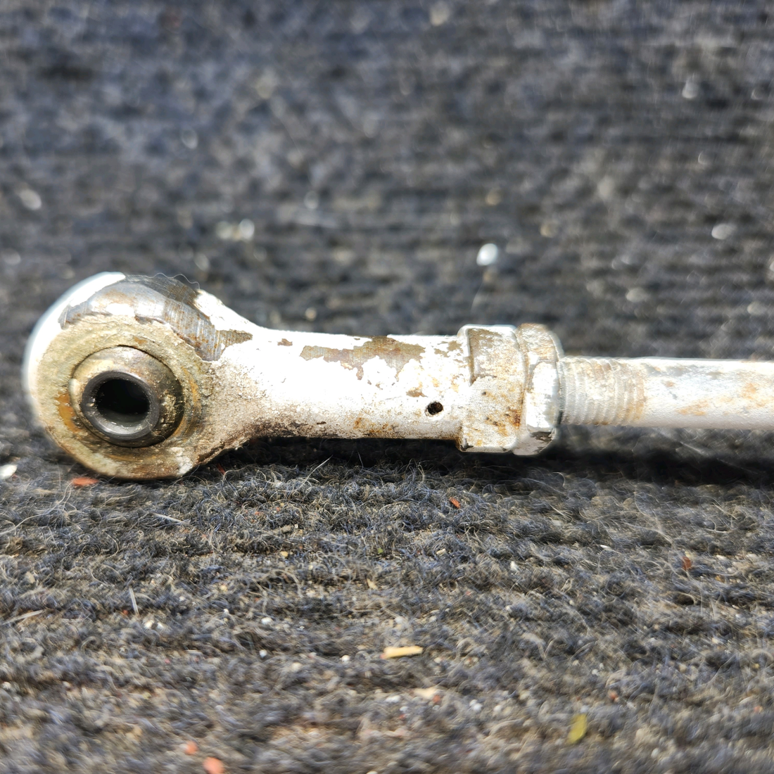 Used aircraft parts for sale, 0523537-2 cessna 172N Flap Push-Pull Rod