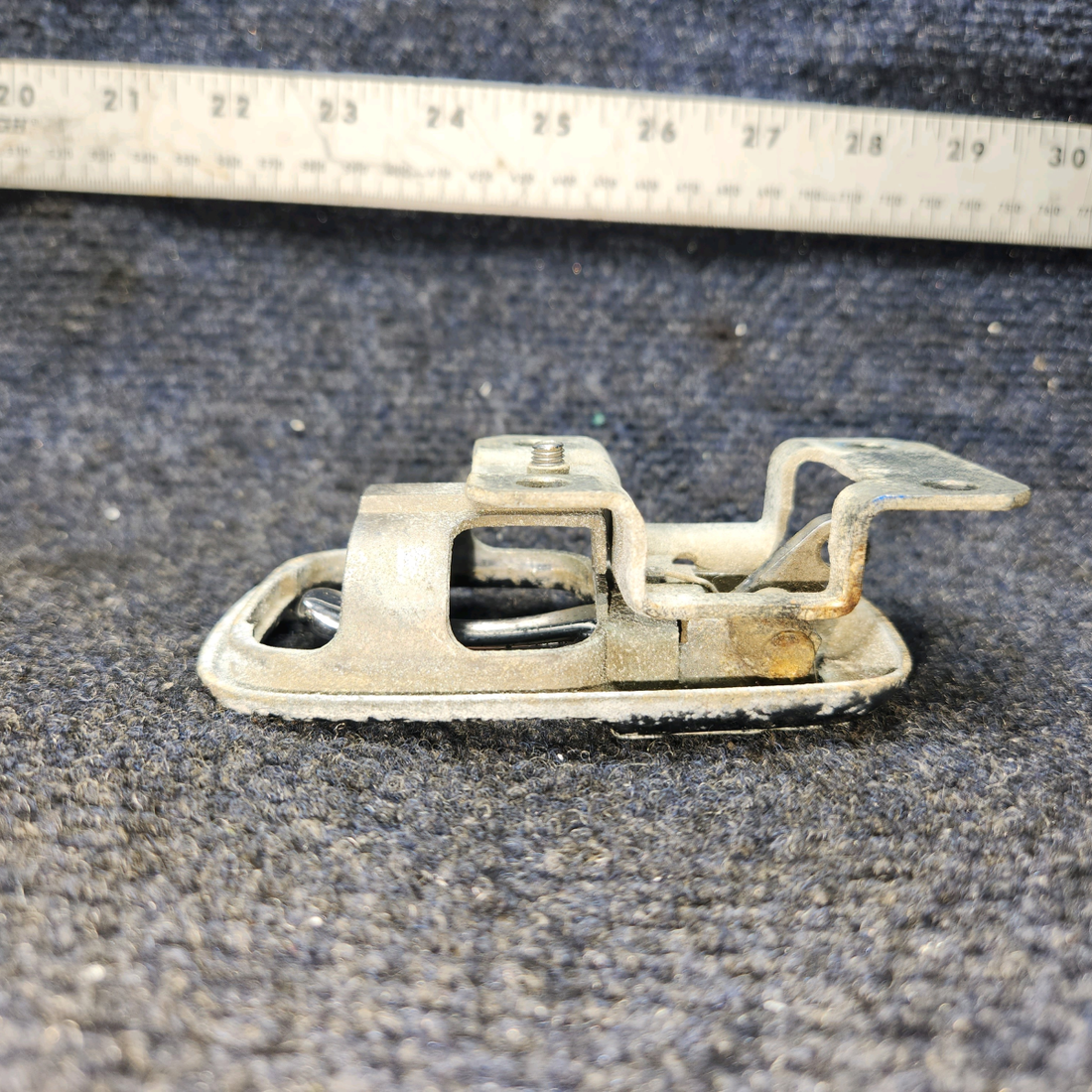 Used aircraft parts for sale, 459-441, 464-048 Piper PA28-140 Cabin Door Handle w/ Escutcheon Assy