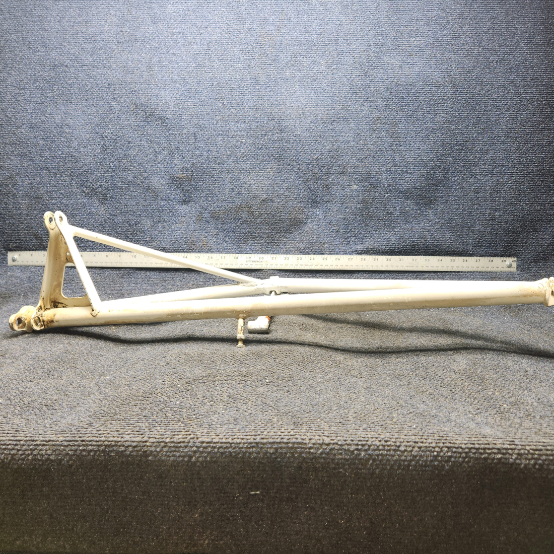 Used aircraft parts for sale, 35-815155-611 BEECHCRAFT 95-55B Main Landing Gear Retract Brace -  RH