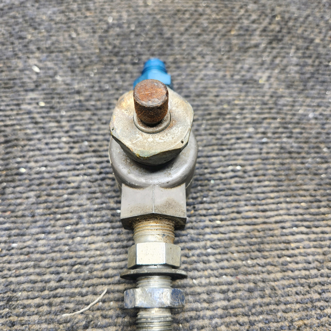 Used aircraft parts for sale, C482001-0101 cessna 150G Suction Relief Valve