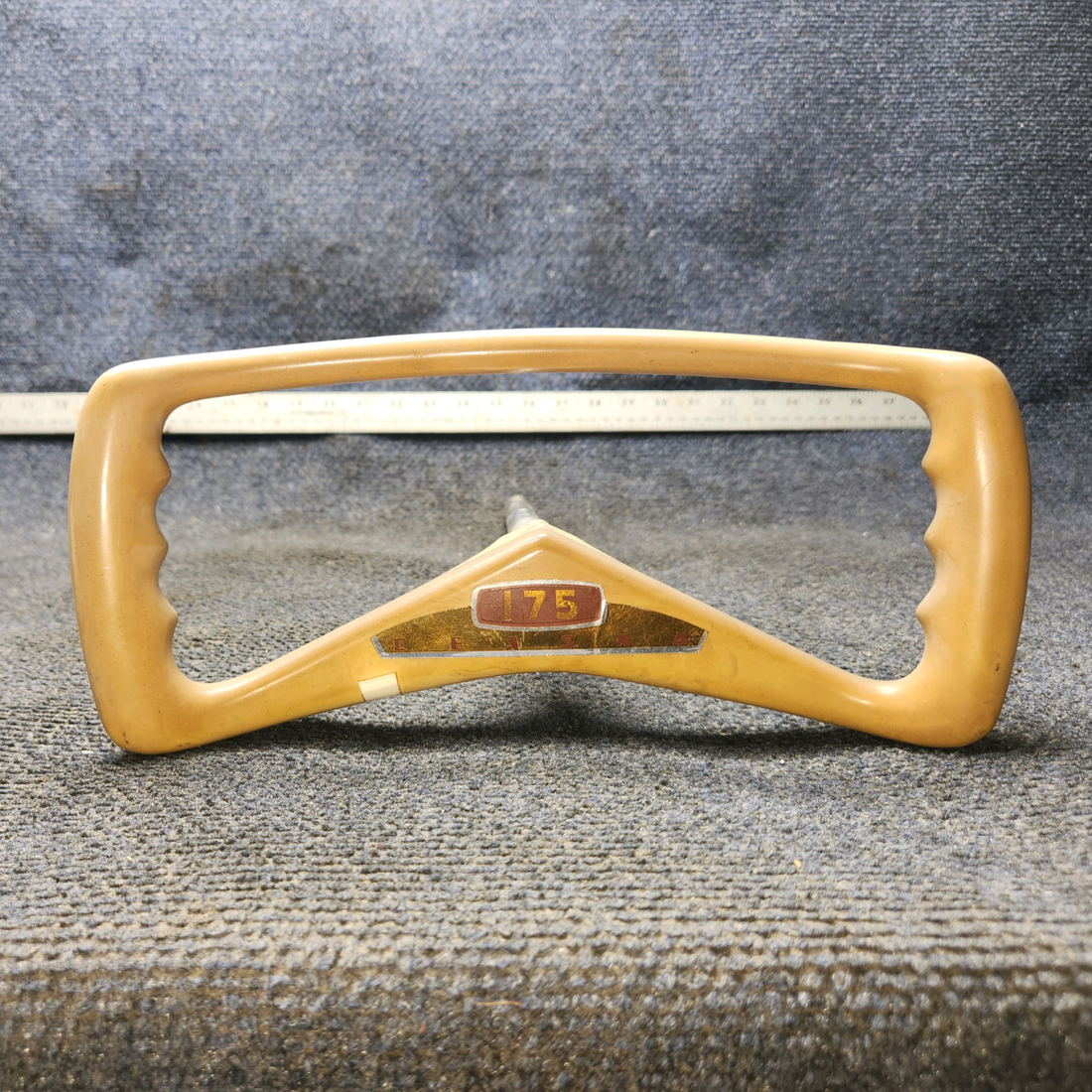 Used aircraft parts for sale, 0513136-1 Cessna C175 Control Wheel Assy W/ Shaft Diameter 0.64"