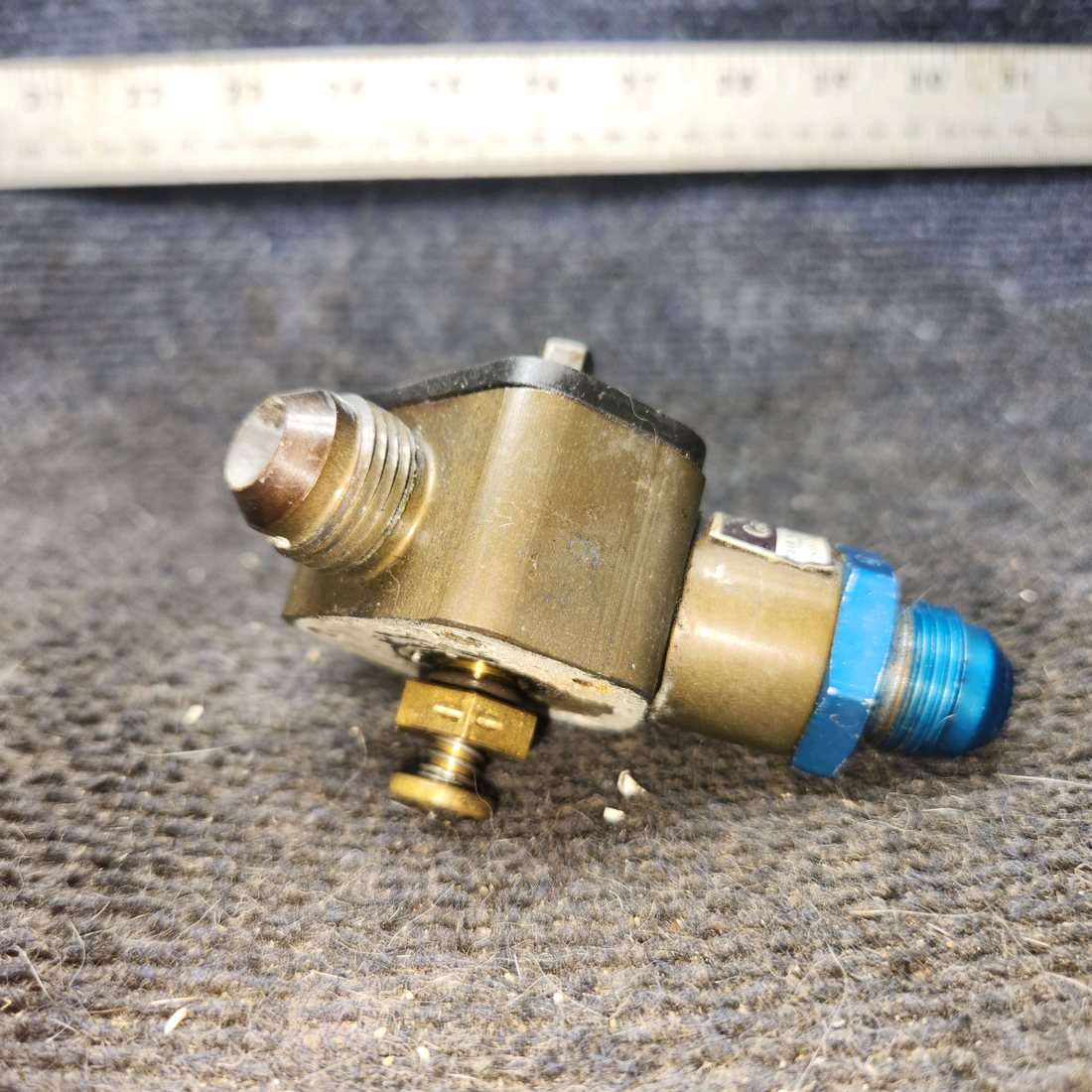Used aircraft parts for sale, 9851067-4 cessna 172N Fuel Selector Valve