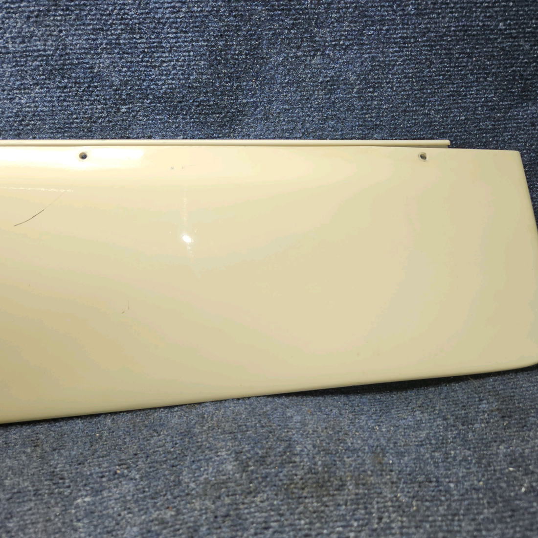 Used aircraft parts for sale, 0523565-200 CESSNA 172K WING TIP ASSEMBLY RH - HAS HOLE FOR STROBE.
