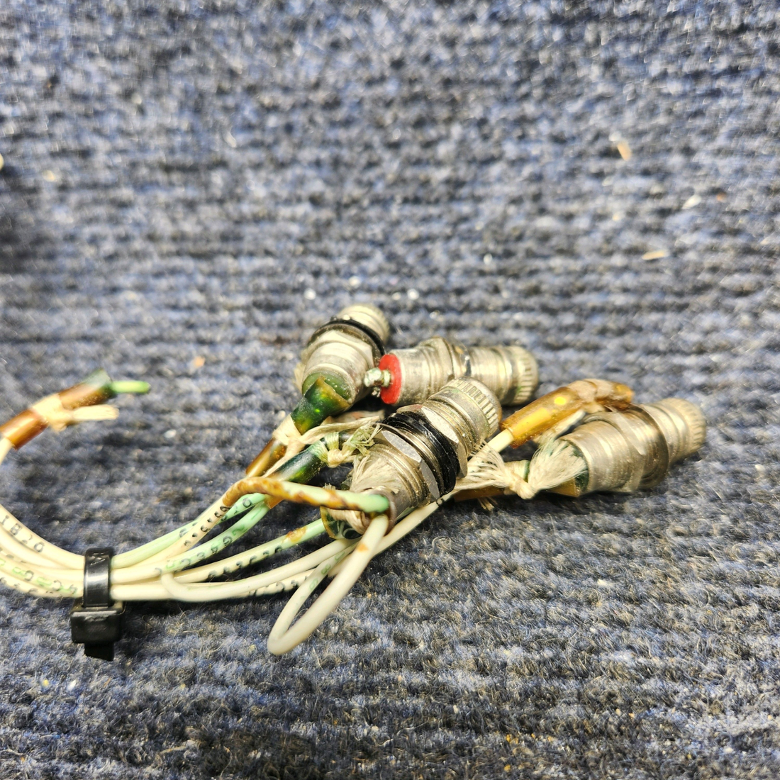 Used aircraft parts for sale, 855291SI-R2 Beechcraft F33A LIGHT ASSY STD LANDING GEAR