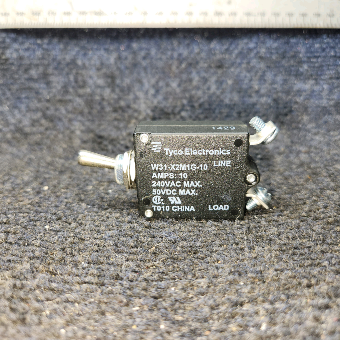 Used aircraft parts for sale, W31X2M1G10 Tyco Electronics W31 Series PIPER PA-24-250 Circuit Breaker – 10 Amps, Price per Each
