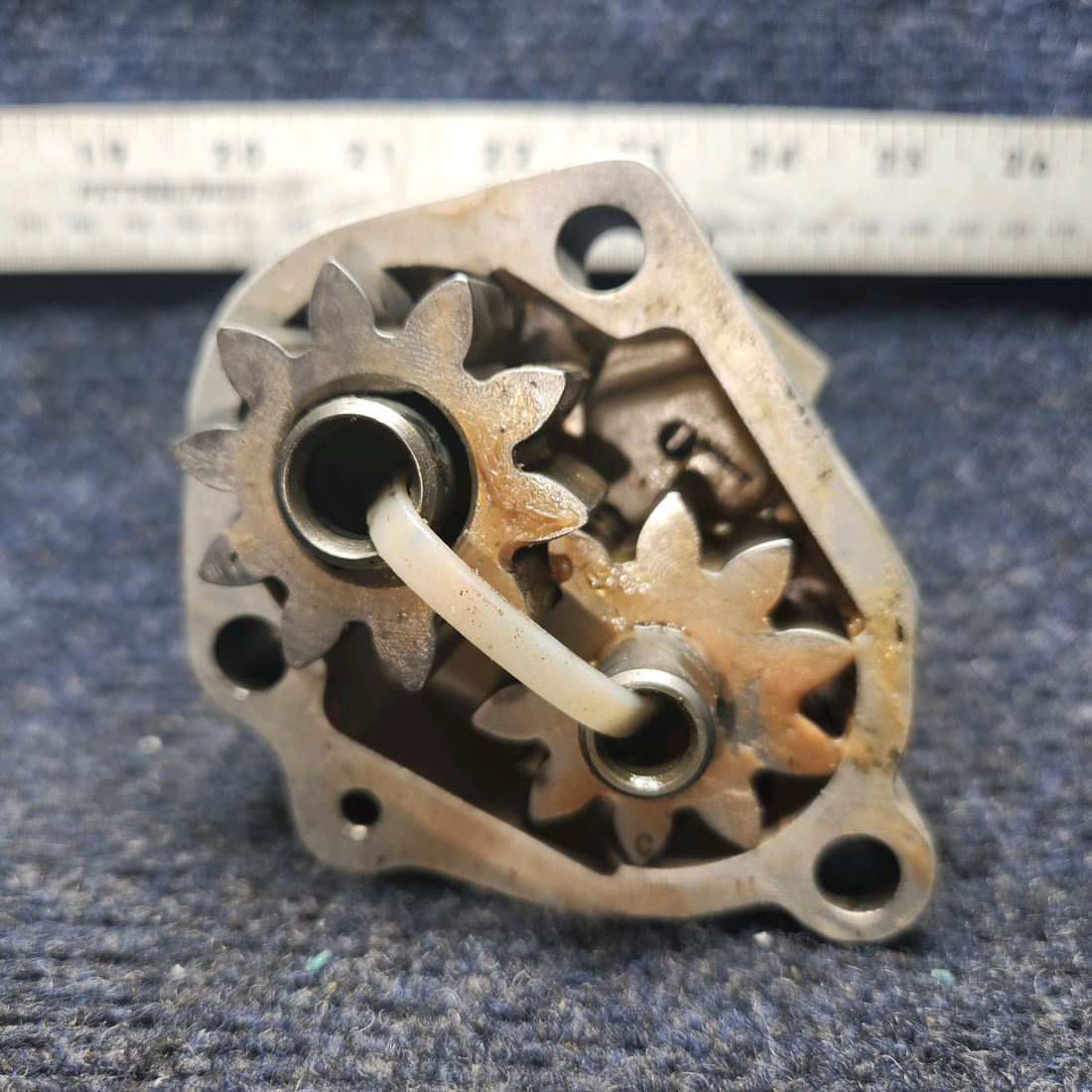 Used aircraft parts for sale, LW18110, LW18109 Lycoming 0-320-E2A American Gruman A1A OIL PUMP ASSY (BODY-GEARS-SHAFT)