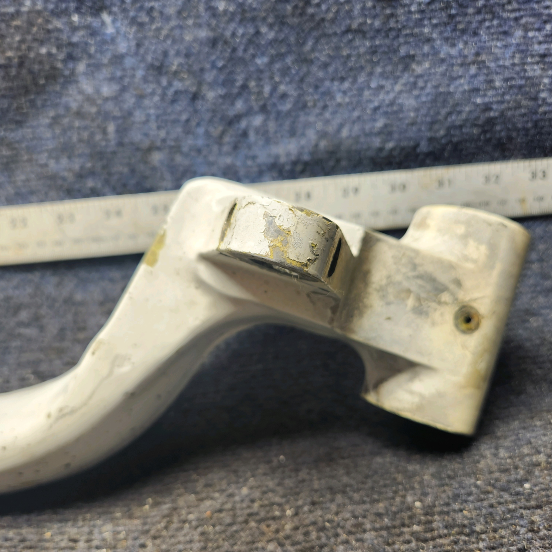 Used aircraft parts for sale, 169-810000-613 Beechcraft C23 SUNDOWNER Nose/Main Landing Gear Fork and Axle Assembly - LH