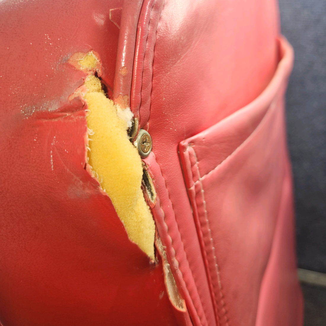 Used aircraft parts for sale, 0400118-65 cessna 150G L/H (Pilot) Seat