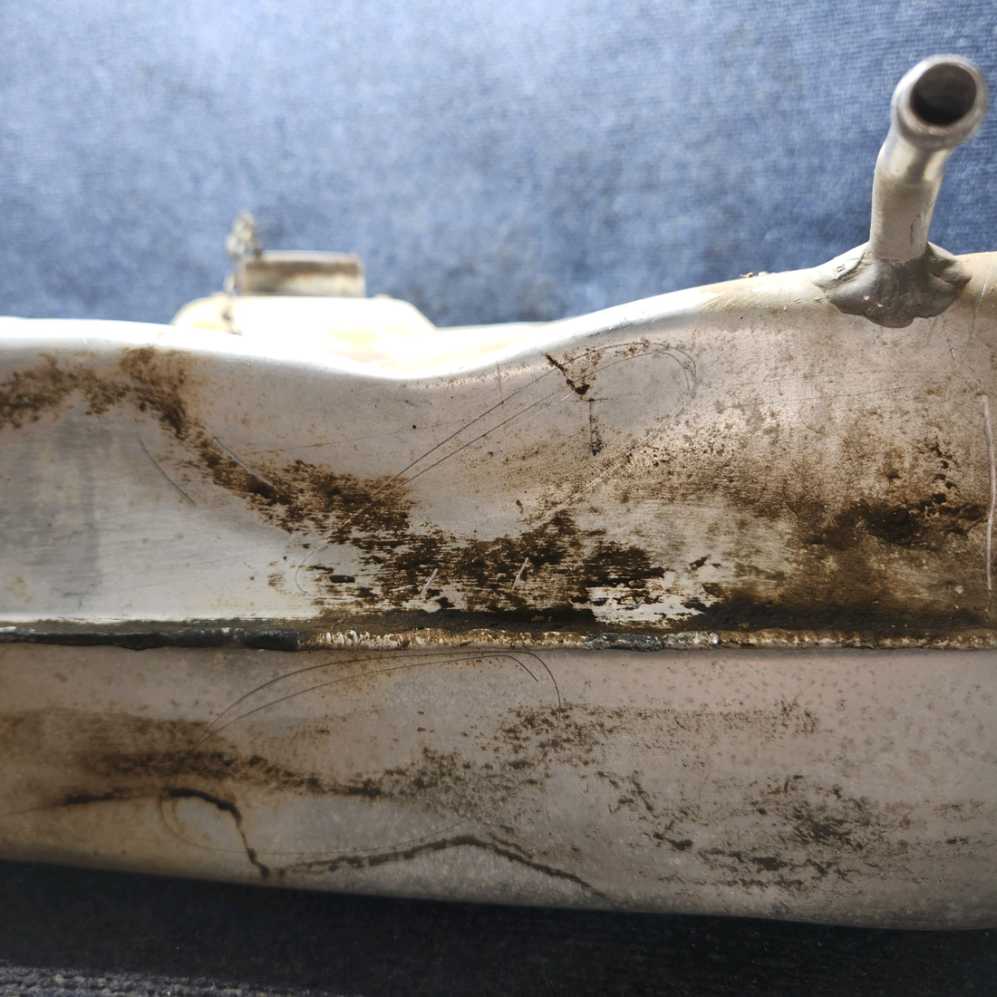 Used aircraft parts for sale, 0426508-9 cessna 150G Fuel Tank – LH – Some Damage, See Photos