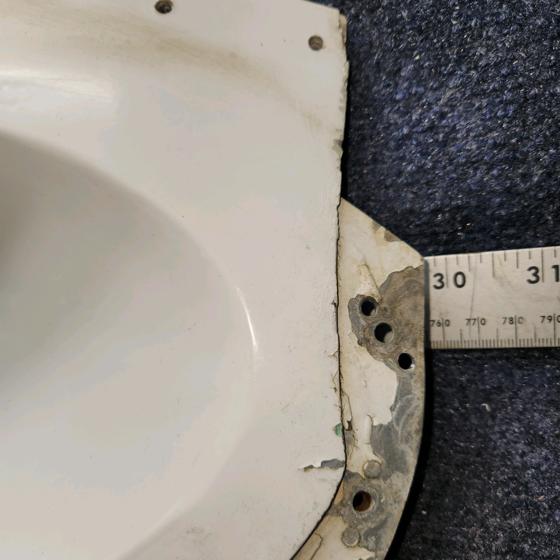 Used aircraft parts for sale, 2452006-21 Cessna 172RG Landing Light Housing Assy - LH